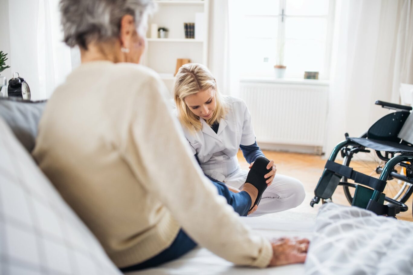 carer with senior woman